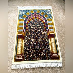 Praying mate fits for two prayers.